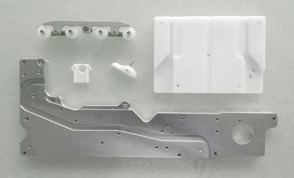 PARTICOLARI MECCANICI DI PRECISIONE