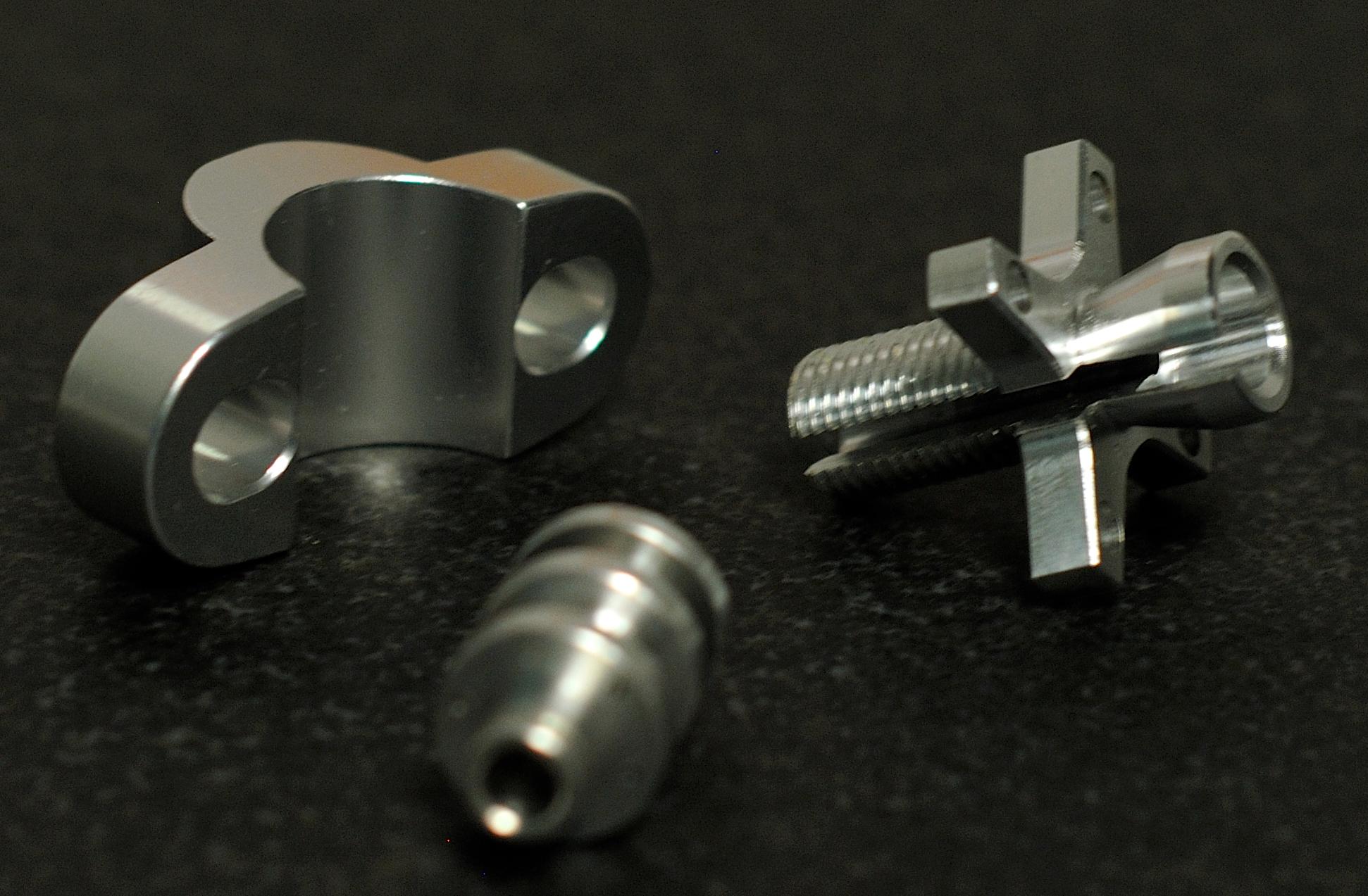 PARTICOLARI MECCANICI DI PRECISIONE