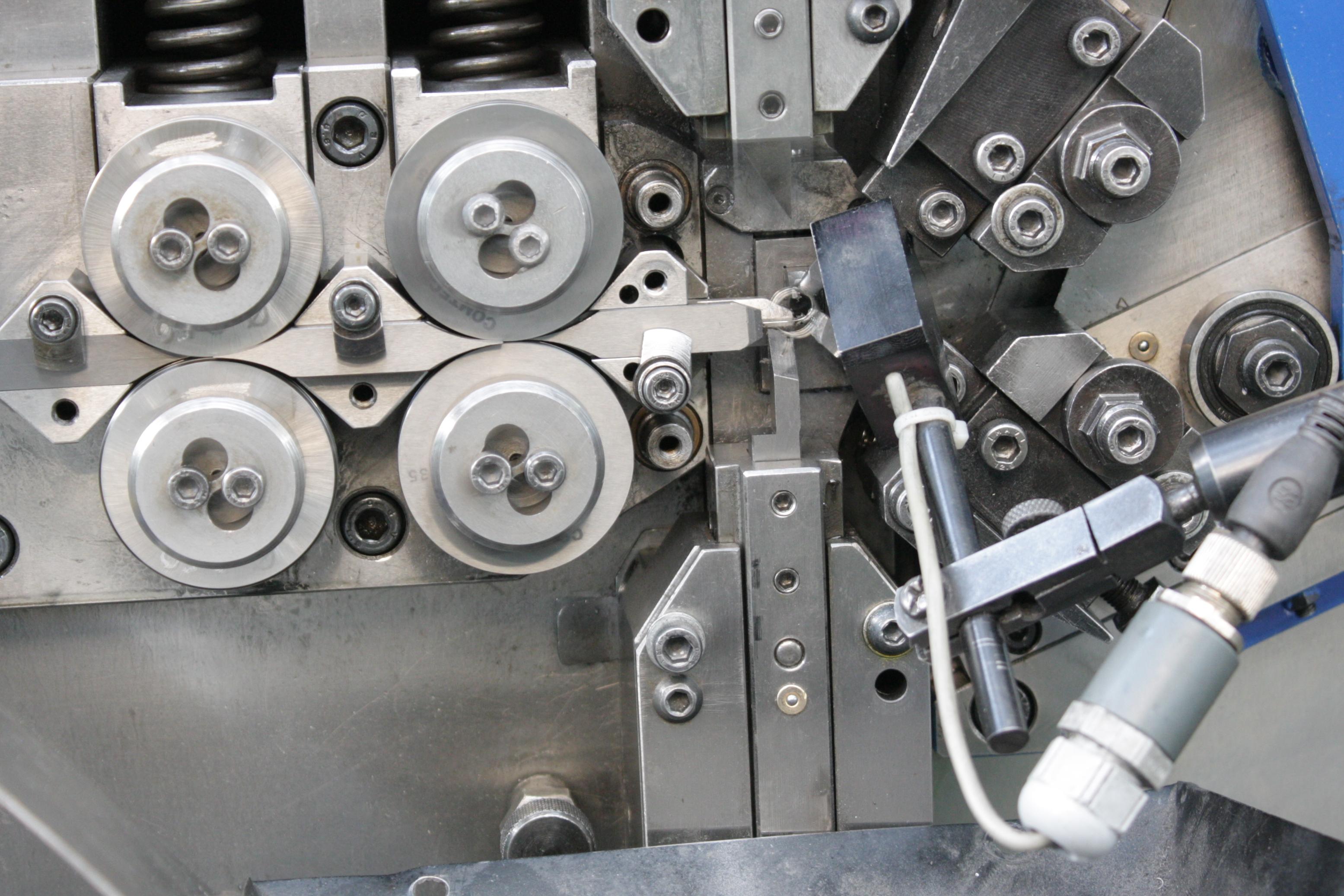 Produzione molle e particolari di minuteria metallica